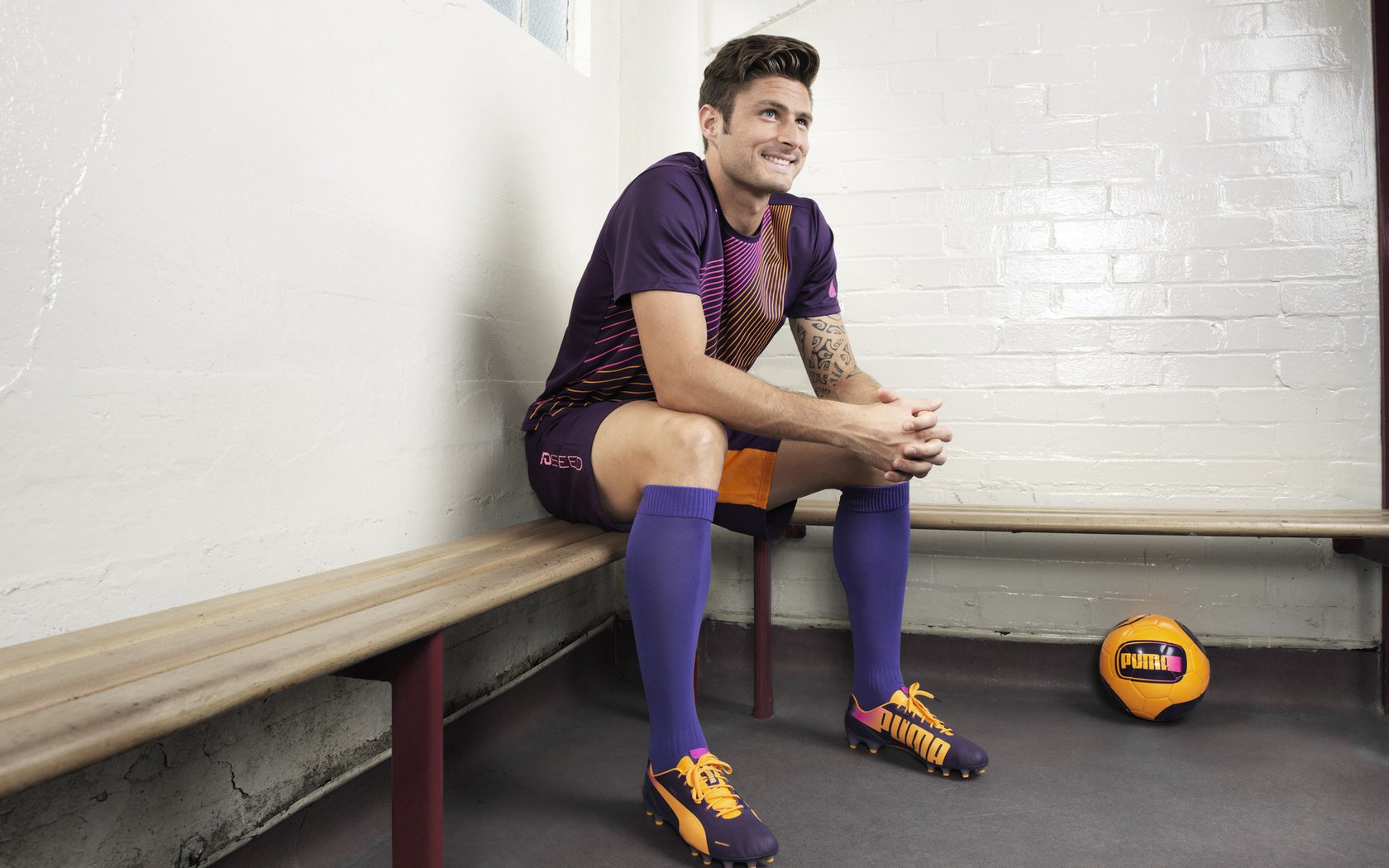 米兰体育官网入口-KPL舞台高度曝光32米巨幕亮相像在看科幻大片，kpl比赛现场